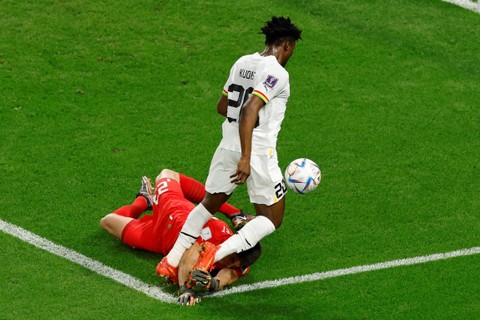 Hasil Piala Dunia: Bungkam Ghana 2-0, Uruguay Tetap Gagal ke 16 Besar (2)