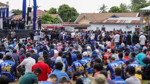 Foto: Gaya Anies Menyapa Warga Aceh di Atas Panggung Silaturahmi (2)