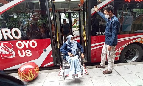 Hari Disabilitas Dunia, Kelompok Inklusi Outing Naik Bus Trans Suroboyo