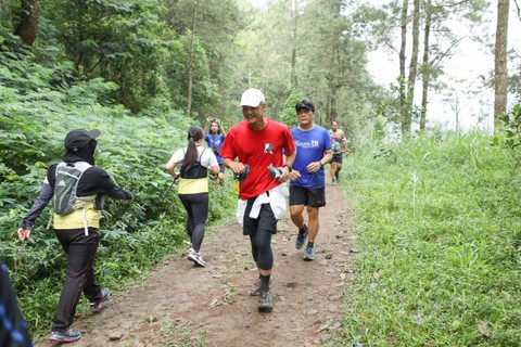 Ganjar Perkenalkan Sport Tourism Gunung Lawu di Ajang Siksorogo Lawu Ultra 2022 (1)