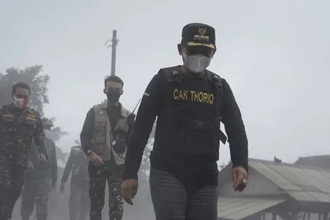 Erupsi Semeru, Bupati Lumajang Tetapkan Tanggap Darurat 14 Hari (1)