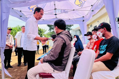 Jokowi Cek Pembangunan 200 Rumah Tahan Gempa di Cianjur, Pakai Teknologi RISHA