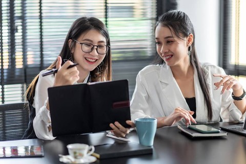 Ilustrasi perempuan karier. Foto: Shutter Stock