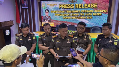 Mantan Kadis LHK Sabang Tersangka Korupsi Lahan TPA Lhok Batee