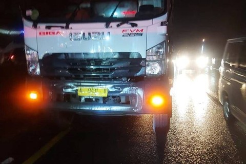 Kecelakaan Beruntun di Tol Serang yang Libatkan Alphard Tak Ada Korban Jiwa (1)