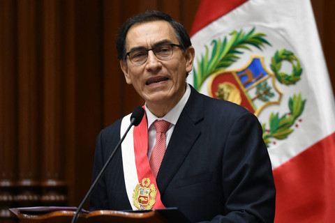 Presiden Peru Martin Vizcarra menyampaikan pidato setelah mengambil sumpah dalam upacara di Kongres di Lima pada 23 Maret 2018. Foto: Cris Bouroncle/AFP