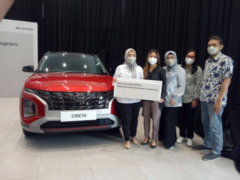 Handover Hyundai Creta Replacement Guarantee Program kepada konsumen di Cibubur Foto: Rizki Fajar Novanto/kumparan