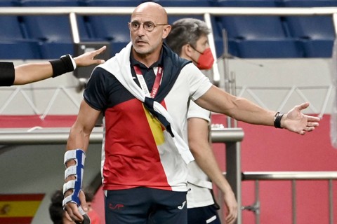 Pelatih Spanyol Luis de la Fuente Castillo. Foto: Anne-Christine POUJOULAT/AFP