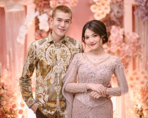Resmi Tunangan dengan Mirriam Eka, Julian Jacob: One Step Closer to Forever (1)