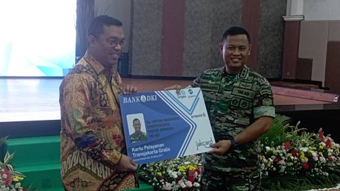 PT Transjakarta Bagikan 3.620 Kartu Layanan Gratis ke Anggota Kodam Jaya