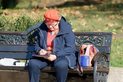 Jawaban Kata Penghubung Antar Kalimat untuk Menguatkan Kalimat Sebelumnya TTS