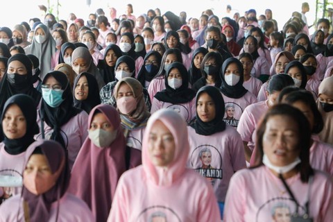 Berdayakan Perempuan di Hari Ibu, Srikandi Ganjar Kalteng Gelar Demo Masak  (1)