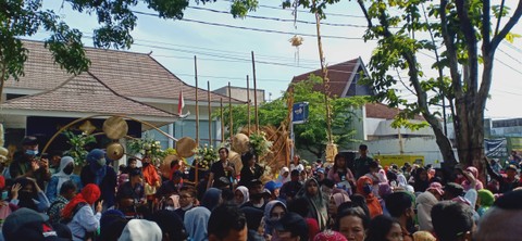 Usai Prosesi Kirab, Rute Kendaraan Kembali Normal (1)