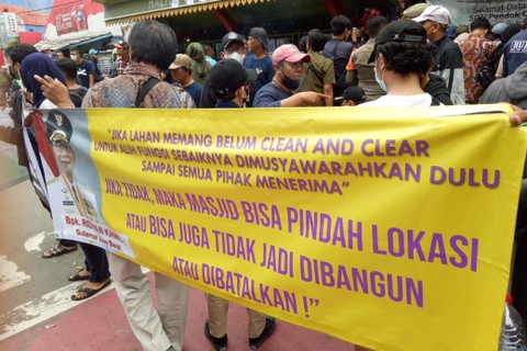 Relokasi SDN Pondok Cina 1 Diadang Wali Murid, Satpol PP Depok Pilih Mundur (2)