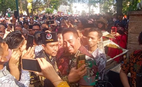 Pangeran Uni Emirat Arab Hadiri Ngunduh Mantu Presiden Jokowi