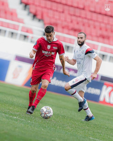 Pertandingan Liga 1 antara Arema FC vs Persis Solo di Stadion Jatidiri, Semarang, Minggu (11/12/2022). Foto: Instagram/@persisofficial
