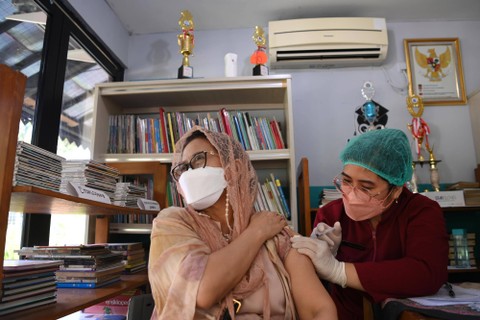 Foto: Pencapaian 1.016.903 Vaksin COVID-19 Dosis Keempat di Indonesia