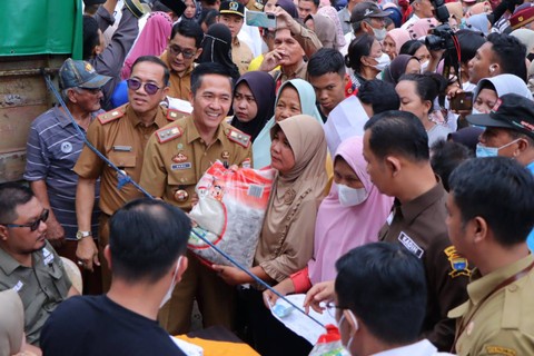 Pemkot Palembang Gelar Operasi Pasar Beras Murah