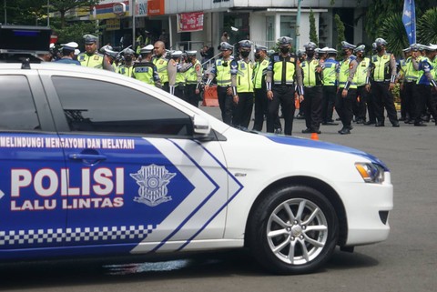 Anggota Dirlantas Polri Berbaris di Lapangan Presisi Polda Metro Jaya, Jakarta, Selasa (13/12). Foto: Iqbal Firdaus/kumparan