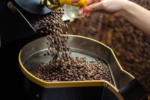 Strada Coffee di Semarang sajikan aneka pilihan kopi dari biji asli Indonesia (14/12/22). Foto: Dok.Strada Coffee