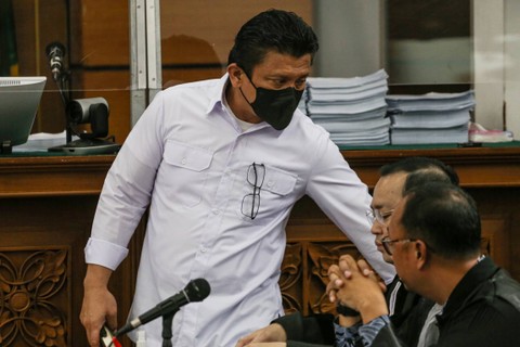 Kasus Pembunuhan Yosua: Foto Yosua di Kelab Malam; Sambo Gugat Jokowi & Kapolri (4)
