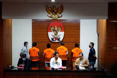 KPK: Wakil Ketua DPRD Jatim Diduga Minta Fee 20% dari Penyaluran Dana Hibah (2)