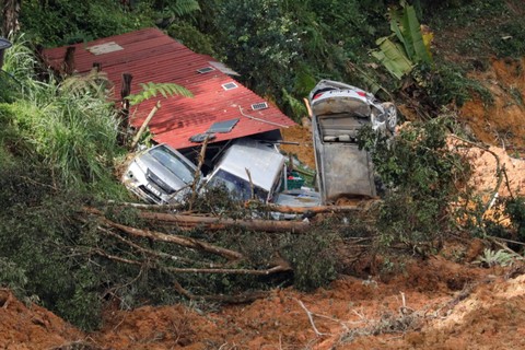 Pencarian Korban Longsor di Perkemahan Malaysia Dihentikan, Total 31 Orang Tewas (1)
