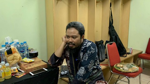 Tampil di Yogya, Is Pusakata Jelaskan Arti Nama Band Barunya 'Parade Hujan' (1)