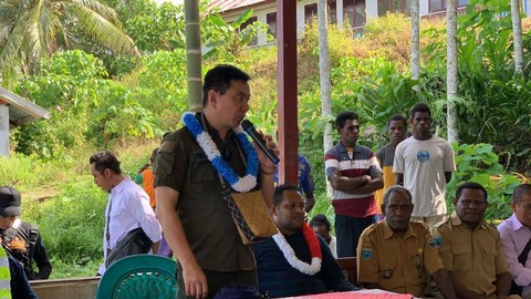 Safari Natal di Buruway, Bupati Kaimana Tinjau Progres Pembangunan
