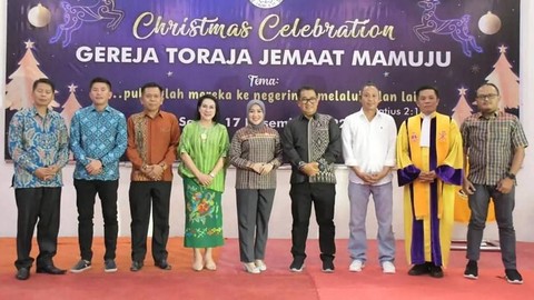 Pj Gubernur Sulbar Sumbang Rp 50 Juta untuk Pembangunan Gereja di Mamuju