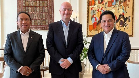 Menpora Zainudin Amali dan Menteri BUMN Erick Thohir bertemu Presiden FIFA, Gianni Infantino, di Qatar. Foto: Dok. Istimewa