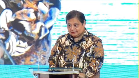 Menteri Koordinator Bidang Perekonomian Airlangga Hartarto dalam acara Outlook Perekonomian Indonesia 2023 di Hotel Ritz-Carlton, Jakarta, Rabu (21/12/2022). Foto: Ave Airiza Gunanto/kumparan