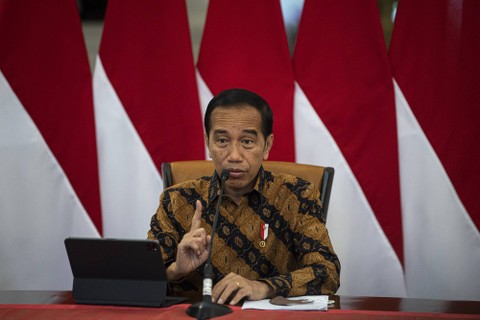 Jokowi: Satgas COVID-19 Pusat dan Daerah Tetap Dipertahankan meski PPKM Dicabut