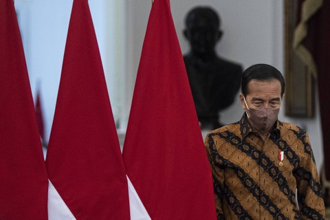 Presiden Joko Widodo tiba untuk menyampaikan keterangan pers di Istana Merdeka, Jakarta, Rabu (21/12/2022). Foto: Sigid Kurniawan/Antara Foto