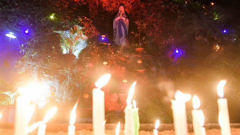 Ilustrasi misa Natal. Foto: Talukdar David/Shutterstock