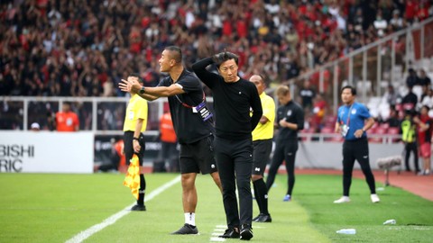 Pelatih Tim Nasional Indonesia Shin Tae Yong saat Timnas Indonesia melawan Kamboja dalam pertandingan Grup A Piala AFF 2022 di Stadion Utama gelora Bung Karno (SUGBK), Jakarta, Jumat (23/12/2022). Foto: Aditia Noviansyah/kumparan