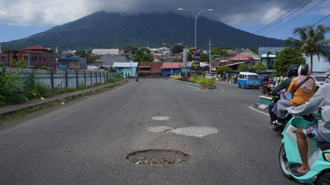 FOTO: Waspada Jalan-jalan Berbahaya di Kota Ternate (5)