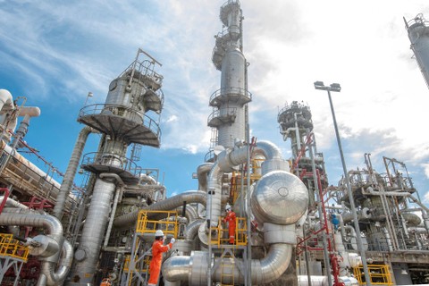 Esai Foto: Cadangan Gas Alam Raksasa dari Muara Badak