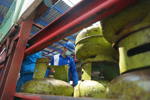 PT Pertamina Patra Niaga siaga di jalur strategis dan wisata memastikan pasokan dan layanan BBM, LPG dan avtur. Foto: Pertamina