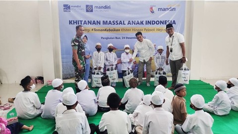 Khitanan Massal sambil Menyaksikan Pesawat Take Off di Lanud Iskandar (1)