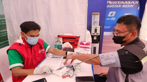 Tenaga Medis Pertamedika IHC Layani Pelanggan di Tol Cikampek hingga Trans Jawa (1)