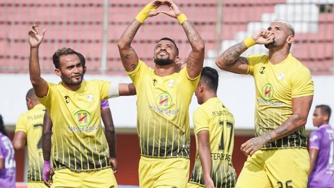 Pertandingan antara Persita vs Barito Putera. Foto: Instagram/@psbaritoputeraofficial