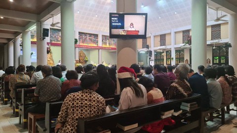 Foto: Suasana Misa Malam Natal di Sejumlah Gereja Yogyakarta (5)
