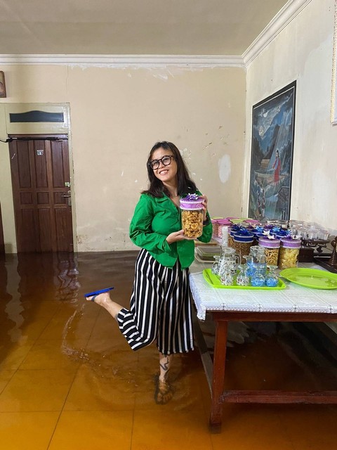 Warga Tanjung Hulu Pontianak Rayakan Natal di Tengah Banjir (2)