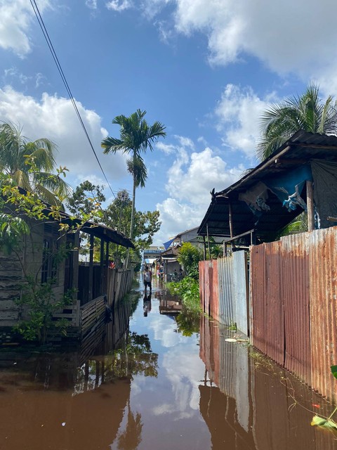 Warga Tanjung Hulu Pontianak Rayakan Natal di Tengah Banjir (3)