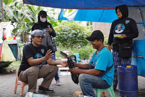 Kowarteg Pendukung Ganjar Bagi Sembako di Kabupaten Sidoarjo (1)