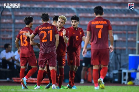 Pelatih Thailand Puji Atmosfer Suporter Indonesia (2)