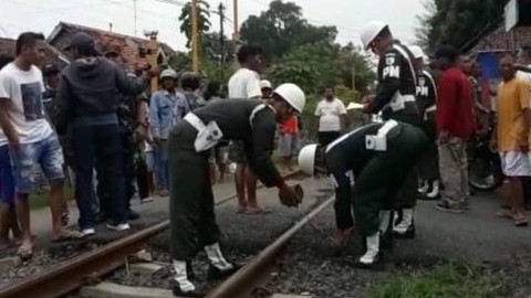 Anggota TNI dan 2 Anaknya di Probolinggo Tewas Tertabrak Kereta