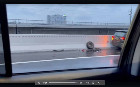 Kecelakaan di Jalan Layang MBZ, Lalin Arah Jakarta Macet (1)