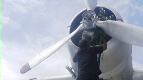 DPRD Apresiasi Petugas DLH yang Bersihkan Monumen Pesawat RI-002 (1)